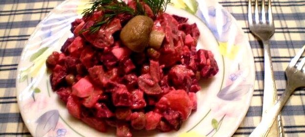 Свекольный салат с грибами