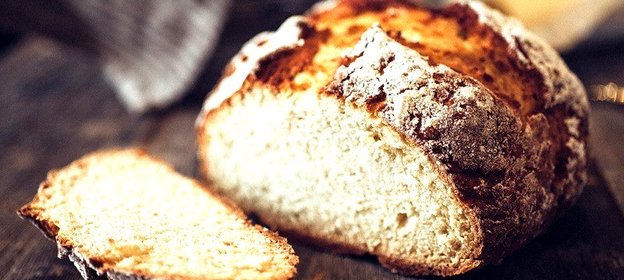 Ирландский содовый хлеб в чугунной сковороде