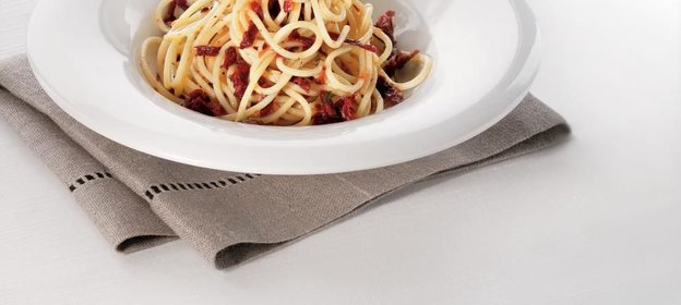 Спагетти с вяленными на солнце томатами