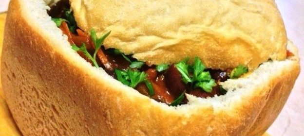 Лобио из фасоли в хлебном горшочке