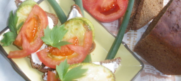 Весенние бутербродики на черном хлебушке