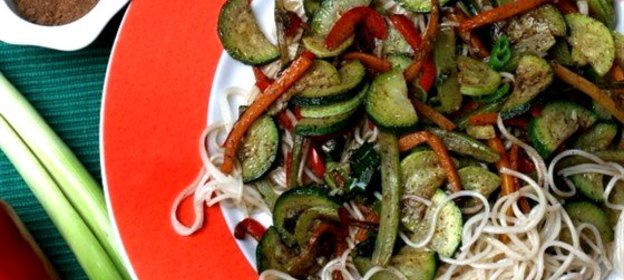 Макароны перчателли с запечеными овощами