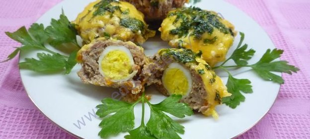 Мясные кексы с перепелиными яйцами