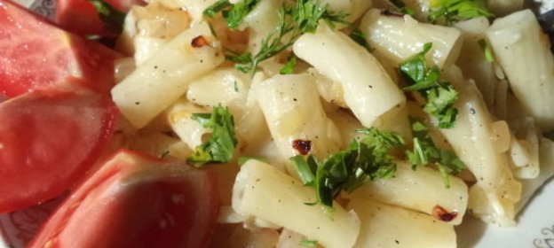 Макароны с салом и луком