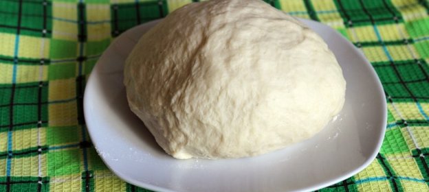 Пельменное тесто на минеральной воде ( в хлебопечке)