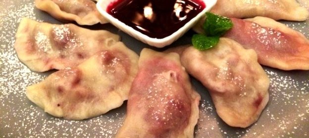 Постные вареники с вишней