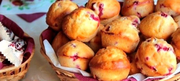 Кексы кокосовые с ягодами