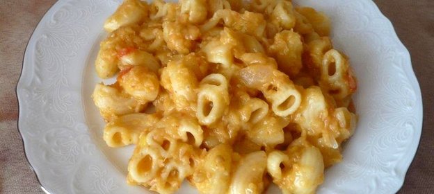 Постные макароны в чечевичном соусе