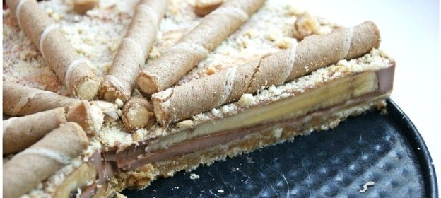 Шоколадный торт с бананом