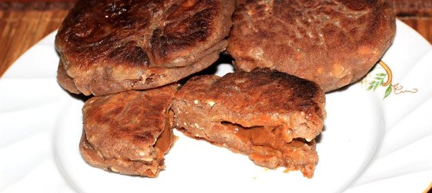 Шоколадные сырники со сгущенкой