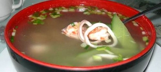 Бульон из сушеных трепангов и курицы