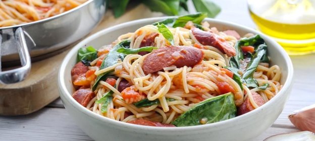 Томатная паста с копчёными колбасками