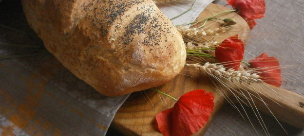 Английский батон с маком Блумер