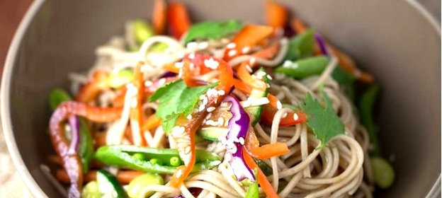 Гречневая лапша с овощами