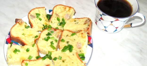 Кекс с мясом сыром и зеленым луком