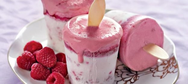 Дуэт из малинового мороженого и сорбета