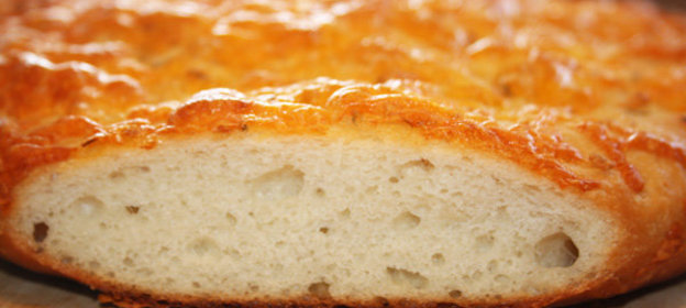 Хлеб с сыром и чесноком