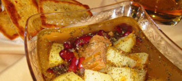 Суп-гуляш по-ирландски с сырно-картофельными хлебцами