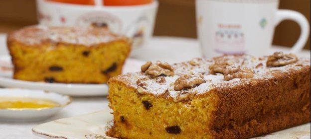 Яблочно-морковный кекс с грецкими орехами