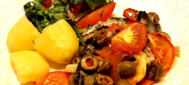 Салака тушеная