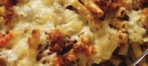 Паста, запеченная с мясным соусом