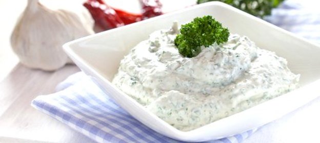 Сырный дип с зеленью