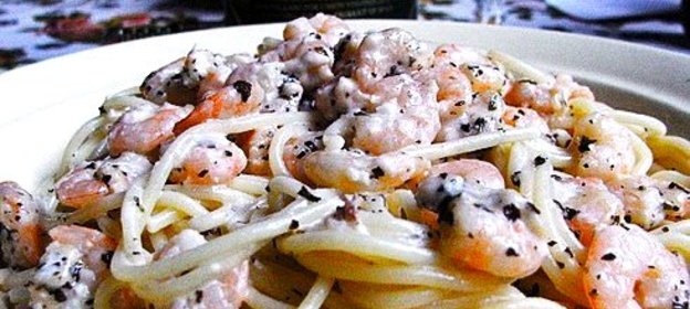 Паста с креветками в чесночно-сливочном соусе