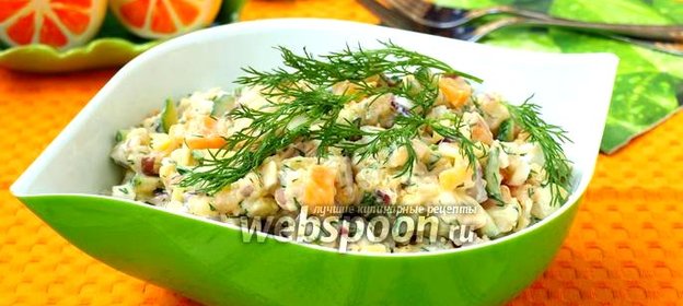 Салат с копчёным кальмаром