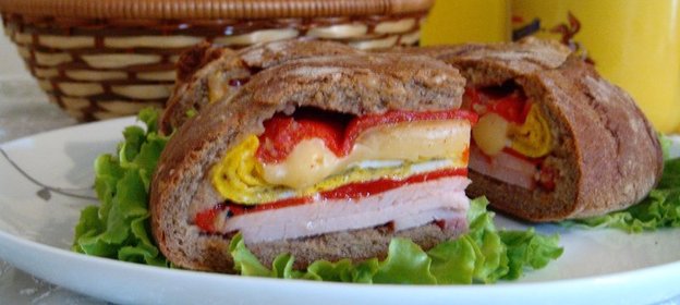 Фаршированный хлеб к завтраку