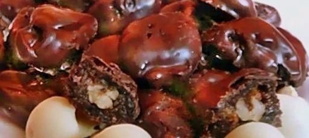 Чернослив в шоколаде с орешками