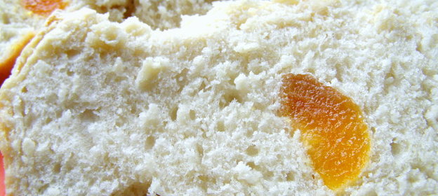 Быстрый хлеб с изюмом и курагой