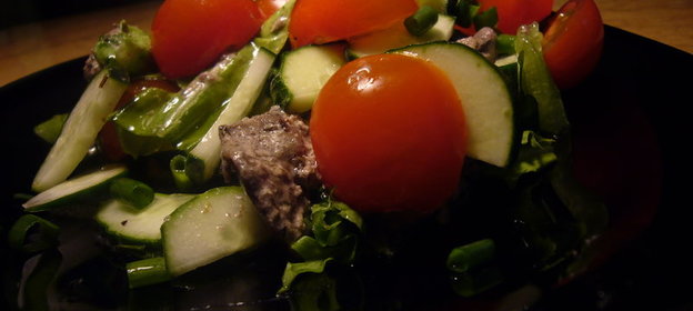 Тёплый салат с куриной печёнкой