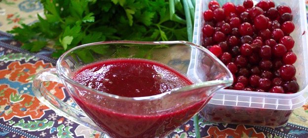 Соус из клюквы к мясным блюдам