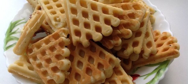 Вафельное треугольное печенье