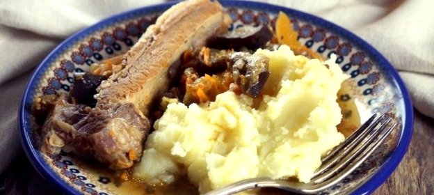 Тушеные ребрышки с овощами
