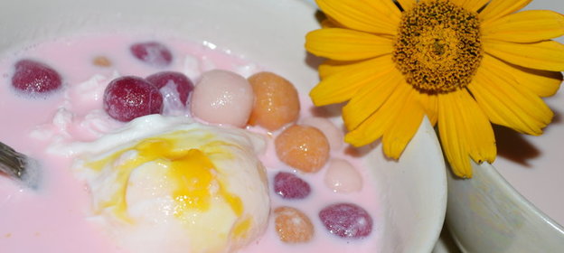 BUA LOI (ПЛАВАЮЩИЙ ЛОТОС) - РИСОВЫЕ ШАРИКИ В КОКОСОВОМ МОЛОКЕ С ЯЙЦОМ-ПАШОТ