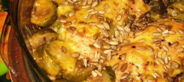 Запеканка с куриными грудками и брюссельской капустой