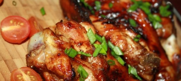 Крылья индейки в пряном маринаде на мангале