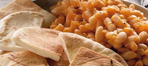 Египетский завтрак (фул мудаммес и кофе)