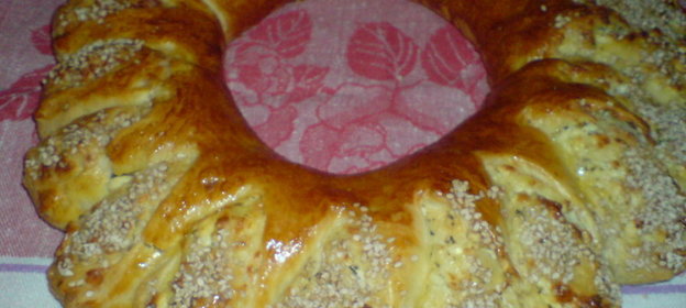 Веночек с брынзой(нарядный хлеб к праздничному столу)