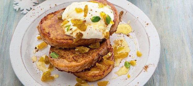 Гренки из пшеничного хлеба с корицей и медом