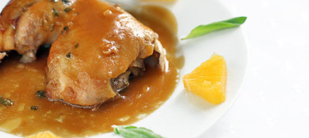 Курица с шалфеем в апельсиновом соусе