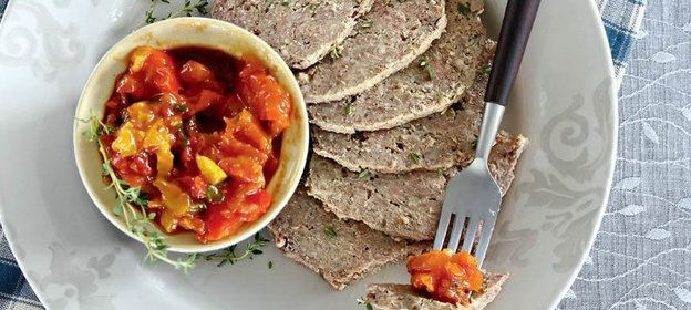 Холодный мясной хлеб с летней сальсой