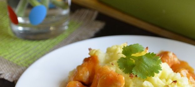 Запеканка из пюре молодого картофеля с подливой