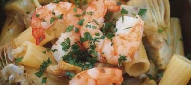 Паста с креветками и артишоками
