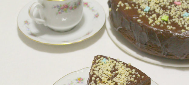 Шоколадный пирог с глазурью