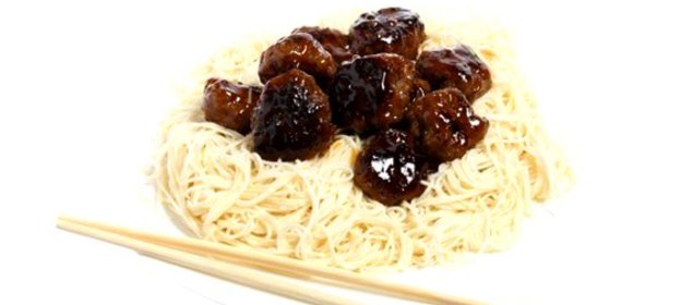 Куриные фрикадельки с грибами и шпинатом