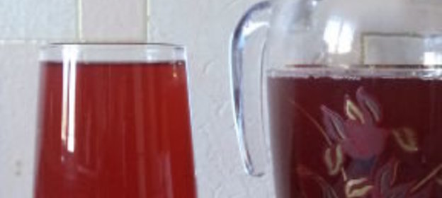 Салат овощной с яблоками и с пастой «океан» на сметане