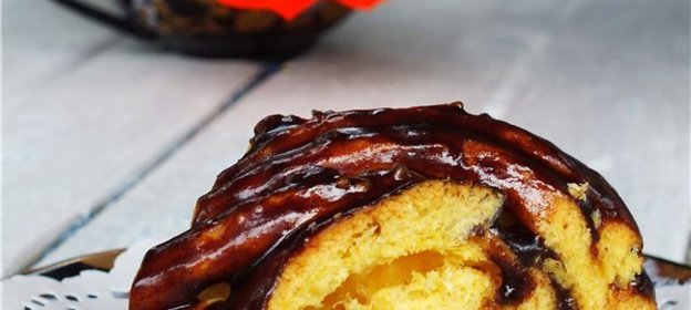 Калач в шоколадной глазури