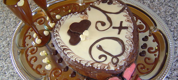 Шоколадное сердце в подарок к свадебному юбилею